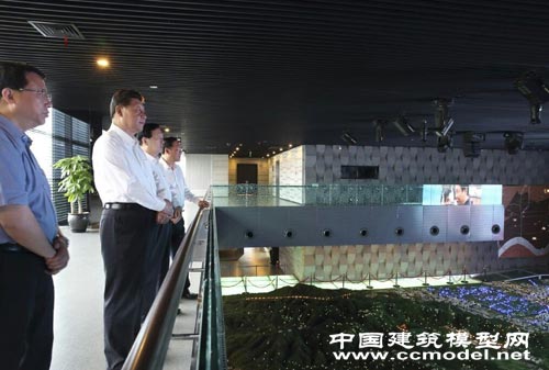 习近平主席参观杭州市总体规划沙盘模型
